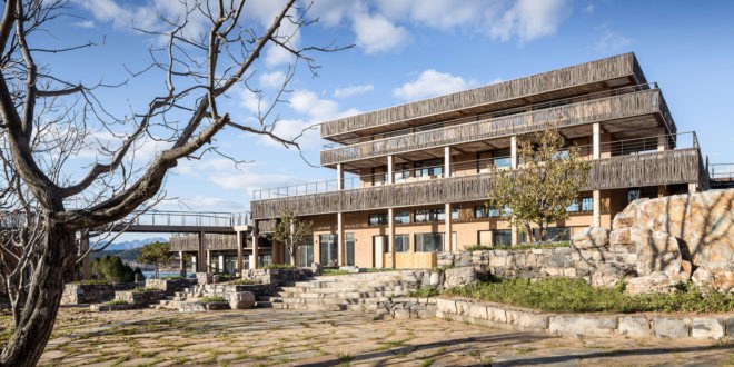 Creek Park Hotel, Beijing Jinhai Lake International Resort, SYN Architects, green renovation, Beijing, luxury hotel, locally sourced materials, green architecture, wood structure, panoramic views, viewing platform