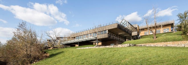 Creek Park Hotel, Beijing Jinhai Lake International Resort, SYN Architects, green renovation, Beijing, luxury hotel, locally sourced materials, green architecture, wood structure, panoramic views, viewing platform