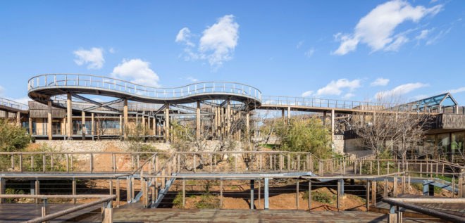 Creek Park Hotel, Beijing Jinhai Lake International Resort, SYN Architects, green renovation, Beijing, luxury hotel, locally sourced materials, green architecture, wood structure, panoramic views, viewing platform