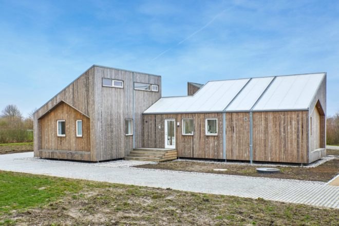 Een til Een, Biological House, danish architecture, green design, green architecture, eco-friendly buildings, Kebony technology, upcycled materials, sustainable construction, sustainable design, natural materials, upcycled agricultural materials, green building materials, sustainable home design, danish sustainable homes