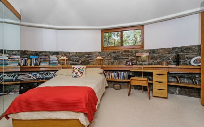 Frank Lloyd Wright, mushroom shaped house, Frank Lloyd Wright homes for sale, Frank Lloyd Wright architecture, iconic architects, Pleasantville, New York, Frank Lloyd Wright community, upstate ny homes, Usonian community pleasantville, Sol Friedman House, modernist architecture, Sol Friedmen Home, Broadacre City