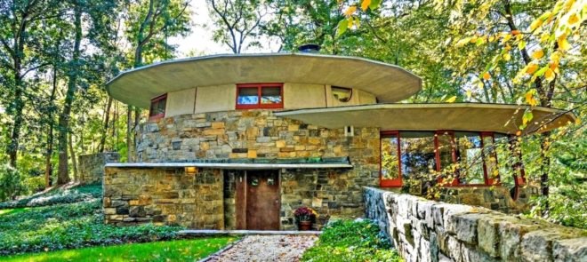 Frank Lloyd Wright, mushroom shaped house, Frank Lloyd Wright homes for sale, Frank Lloyd Wright architecture, iconic architects, Pleasantville, New York, Frank Lloyd Wright community, upstate ny homes, Usonian community pleasantville, Sol Friedman House, modernist architecture, Sol Friedmen Home, Broadacre City