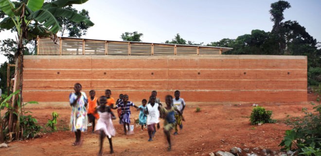 InsideOut School, Andrea Tabocchini, Francesca Vittorini, green school, Ghana, rammed earth, locally sourced materials, affordable architecture, green architecture, skylights, natural ventilation