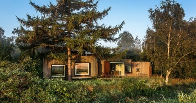 Jan Henrik Jansen, danish hotels, Birkedal, island of Møn, Denmark hotels, Denmark rentals, Denmark architecture, log cabins, pine-clad cabins, wooden cabins, cabin design, round homes, round architecture, danish home design, incredible vacation retreats, cabin retreats, off grid cabins