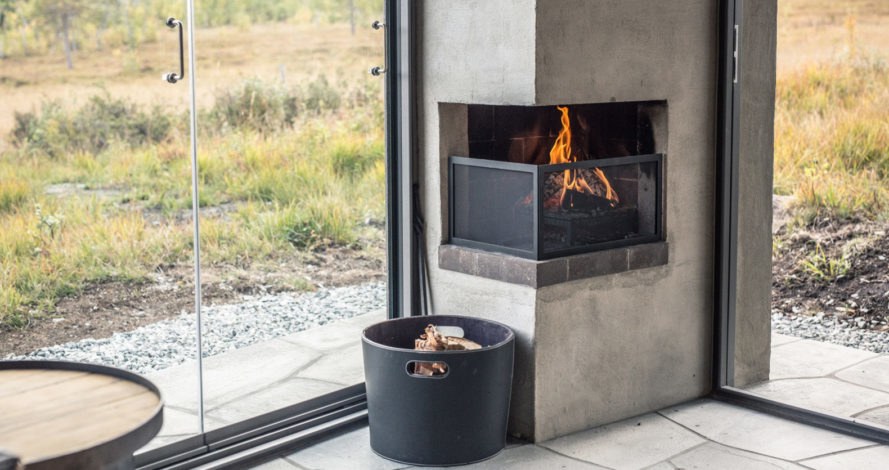Viewpoint Granasjøen, Bergersen Arkitekter AS, Norway, shelter, wood cabin, green roof, green architecture, sliding doors, fireplace, summer house, flexible space