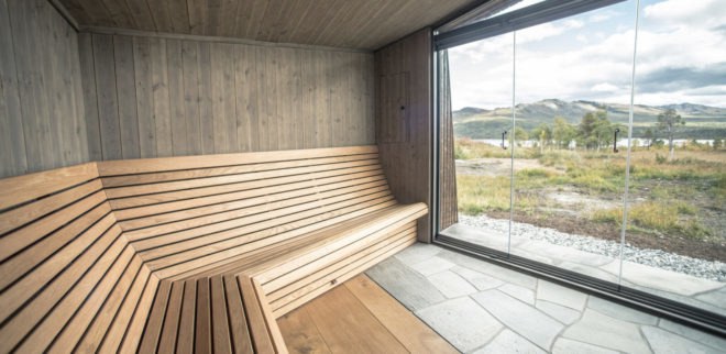 Viewpoint Granasjøen, Bergersen Arkitekter AS, Norway, shelter, wood cabin, green roof, green architecture, sliding doors, fireplace, summer house, flexible space