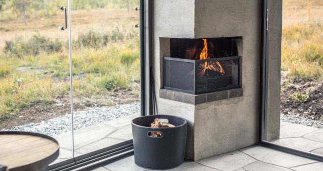 Viewpoint Granasjøen, Bergersen Arkitekter AS, Norway, shelter, wood cabin, green roof, green architecture, sliding doors, fireplace, summer house, flexible space