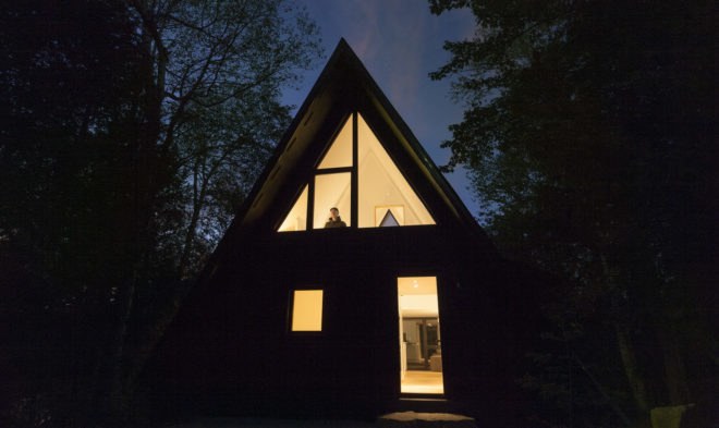 Green renovation, A-frame cabin, Fahouse, Jean Verville architecte, Canada, cabin, green architecture, rehabilitation, storage space, staircase