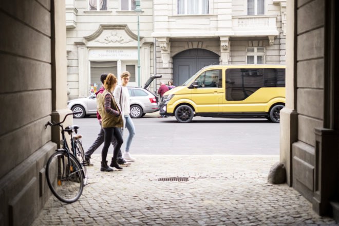 Moia, Volkswagen, Germany, rideshare, ridesharing, electric vehicle, electric minibus