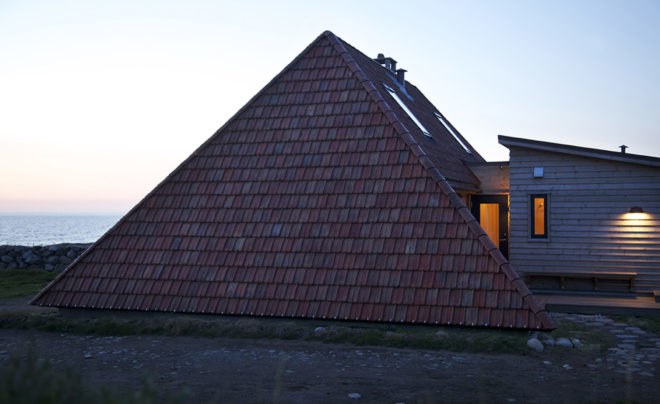 Selestranda House, green renovation, cottage, Norway, bark arkitekter, pitched roof, open-plan layout, green architecture, panoramic views, drystone walls, gable-roof, gable