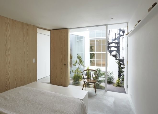Tonkin Liu Architects, Sun rain room, home extensions, home design, sun rooms, home additions, London architecture, urban design, green roof, garden room, reflecting pool, home architecture, rain collection systems, rainwater use, greywater systems, green roof designs,