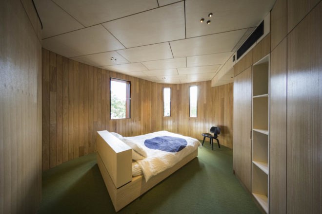 True North by TANDEM Design Studio, pleated steel facade, renovated stables, stables house project, TANDEM Design Studio, curvaceous homes, buildings on triangular plots, insulated double brick construction,