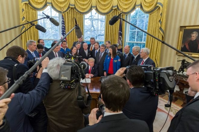 Trump reporters, Trump Oval Office, Trump at desk, Trump desk