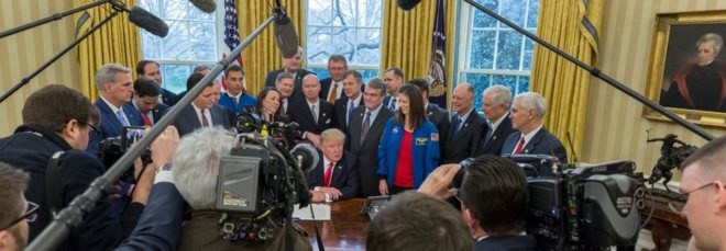 Trump reporters, Trump Oval Office, Trump at desk, Trump desk