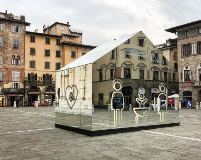 Welcome Difference by Domenico Raimondi, Welcome Difference Italy, Piazza San Michele, Piazza San Michele art installation, Christmas art installations, contemporary nativity scene, mirrored modern nativity scene, mirrored art pavilion, Andare oltre si può Christmas