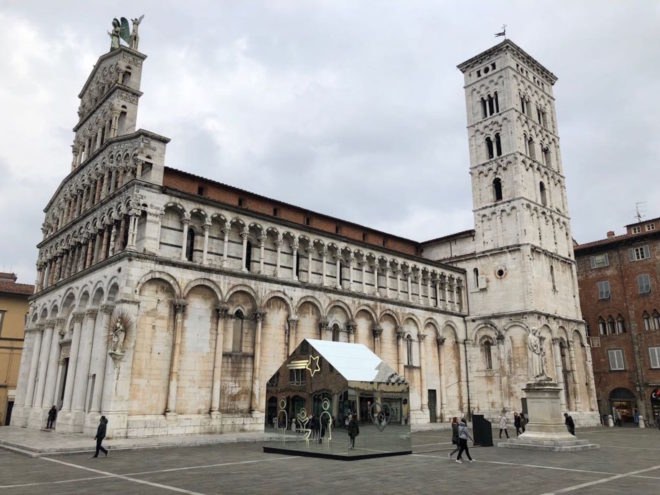 Welcome Difference by Domenico Raimondi, Welcome Difference Italy, Piazza San Michele, Piazza San Michele art installation, Christmas art installations, contemporary nativity scene, mirrored modern nativity scene, mirrored art pavilion, Andare oltre si può Christmas