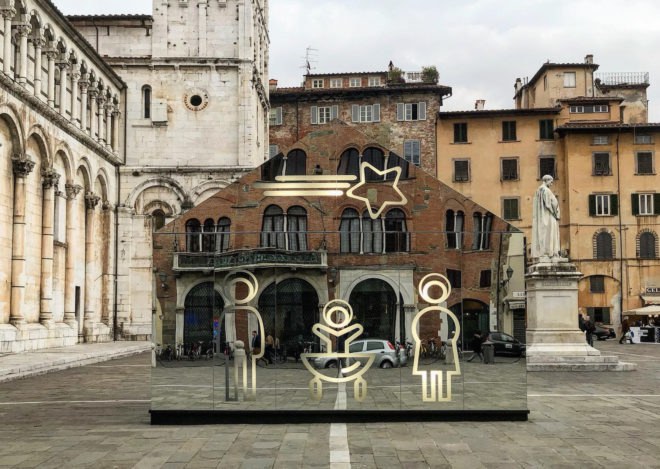 Welcome Difference by Domenico Raimondi, Welcome Difference Italy, Piazza San Michele, Piazza San Michele art installation, Christmas art installations, contemporary nativity scene, mirrored modern nativity scene, mirrored art pavilion, Andare oltre si può Christmas
