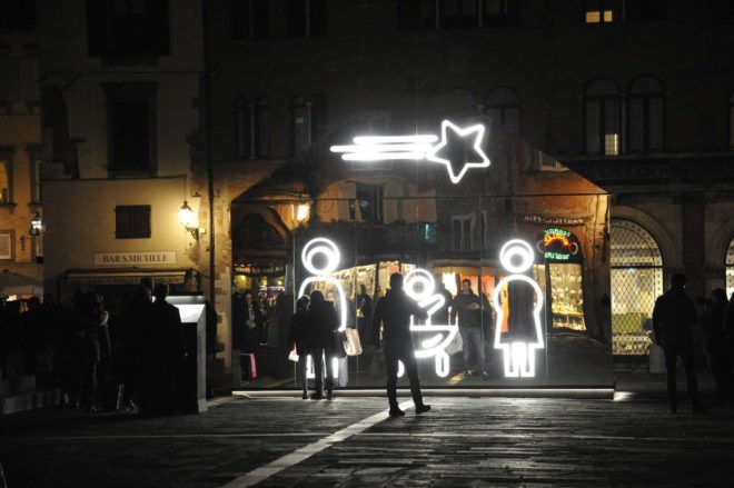 Welcome Difference by Domenico Raimondi, Welcome Difference Italy, Piazza San Michele, Piazza San Michele art installation, Christmas art installations, contemporary nativity scene, mirrored modern nativity scene, mirrored art pavilion, Andare oltre si può Christmas