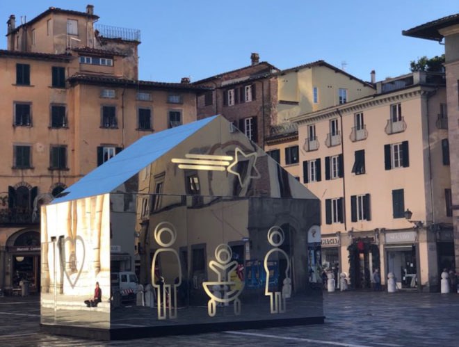 Welcome Difference by Domenico Raimondi, Welcome Difference Italy, Piazza San Michele, Piazza San Michele art installation, Christmas art installations, contemporary nativity scene, mirrored modern nativity scene, mirrored art pavilion, Andare oltre si può Christmas