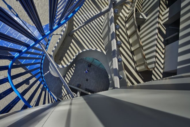 Angle Lake Transit Station and Plaza, Seattle-Tacoma International Airport, Brooks + Scarpa, William Forsythe, airport, undulating façade, aluminium facade, aluminium, transparent façade, green architecture