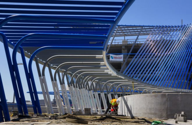 Angle Lake Transit Station and Plaza, Seattle-Tacoma International Airport, Brooks + Scarpa, William Forsythe, airport, undulating façade, aluminium facade, aluminium, transparent façade, green architecture