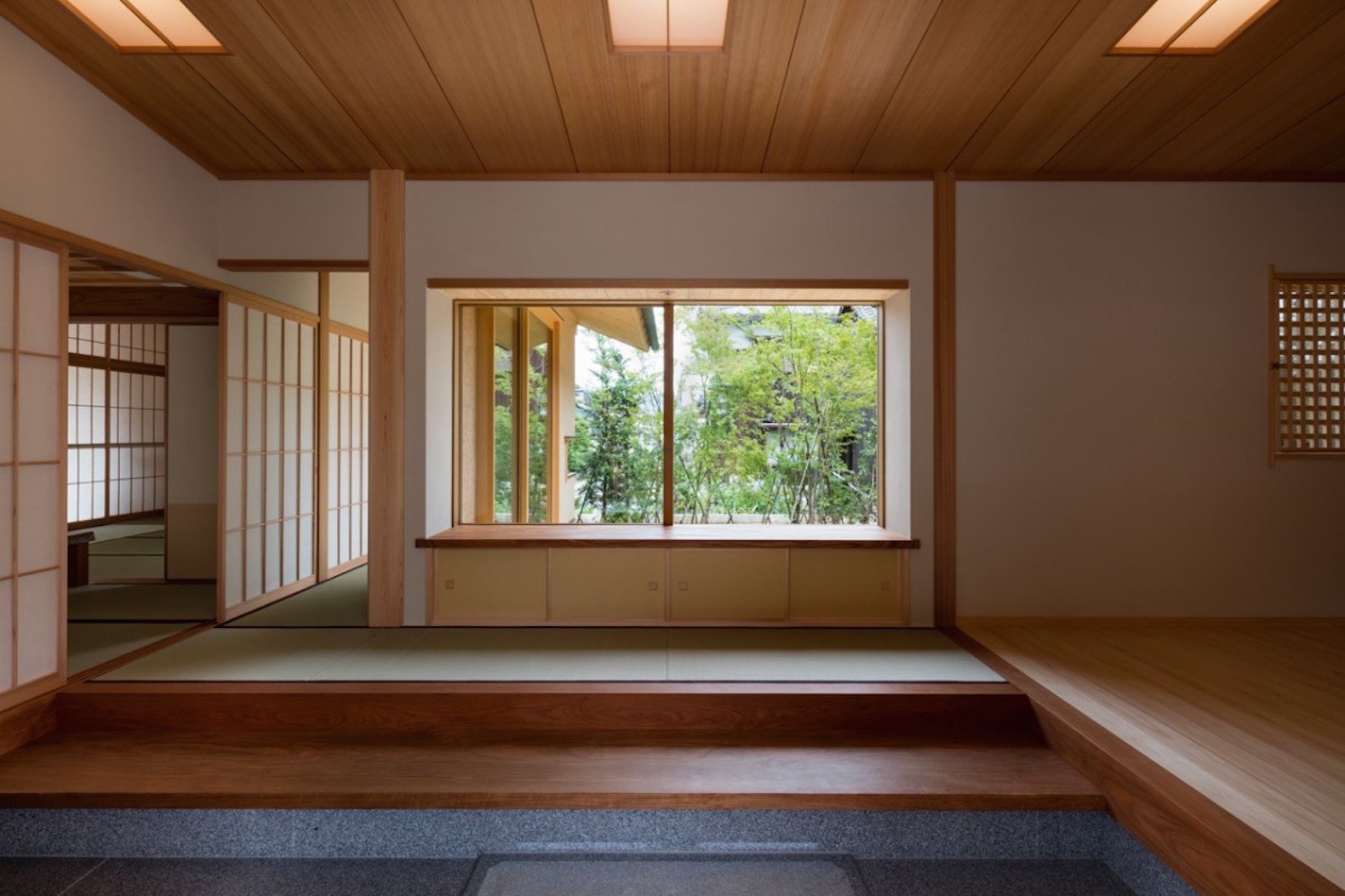 Hiiragi’s house by Takashi Okuno, Hiiragi’s House in Japan, Takashi Okuno architecture, courtyard house architecture, modern courtyard house, natural materials Japanese architecture, stack effect in an eco-friendly home
