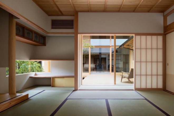 Hiiragi’s house by Takashi Okuno, Hiiragi’s House in Japan, Takashi Okuno architecture, courtyard house architecture, modern courtyard house, natural materials Japanese architecture, stack effect in an eco-friendly home