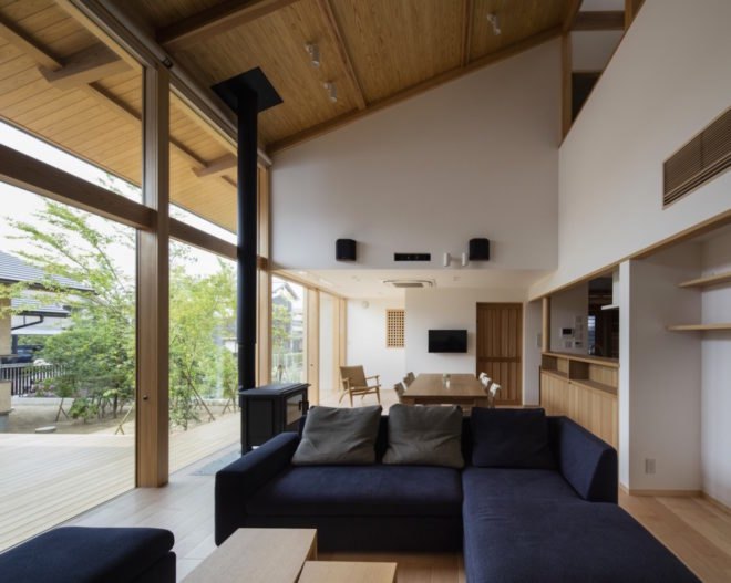 Hiiragi’s house by Takashi Okuno, Hiiragi’s House in Japan, Takashi Okuno architecture, courtyard house architecture, modern courtyard house, natural materials Japanese architecture, stack effect in an eco-friendly home