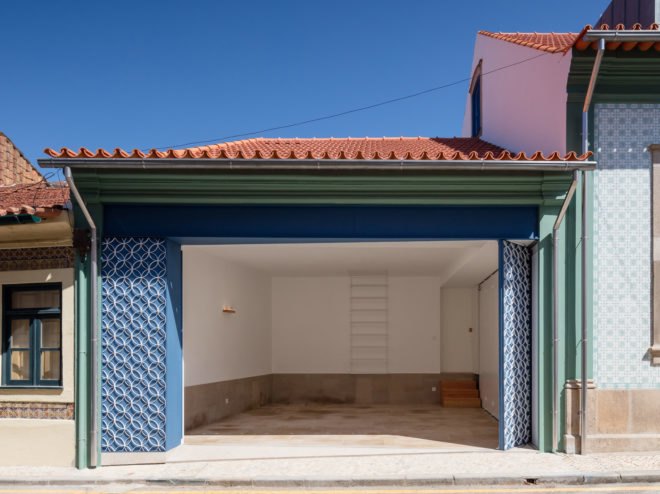 House in Ovar, green renovation, Portugal, Nelson Resende, natural light, garage, storage spaces, temporary spaces, multipurpose spaces, green architecture
