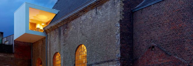 Kapel De Waterhond, conversion, church conversion, Belgium, office space, minimalist, minimalist interior, Klaarchitectuur, Gregory Nijs, green interior, domed ceiling
