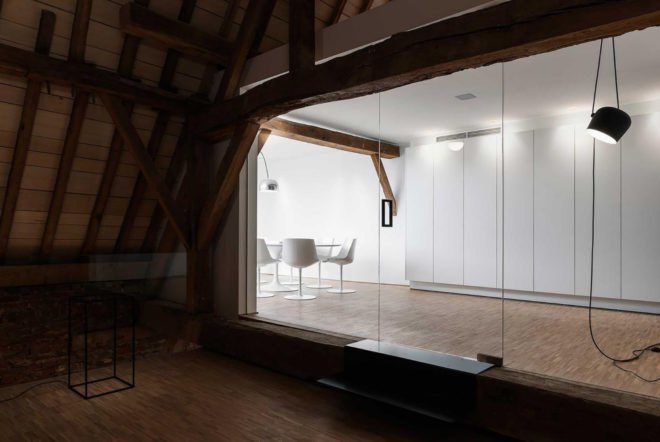 Kapel De Waterhond, conversion, church conversion, Belgium, office space, minimalist, minimalist interior, Klaarchitectuur, Gregory Nijs, green interior, domed ceiling