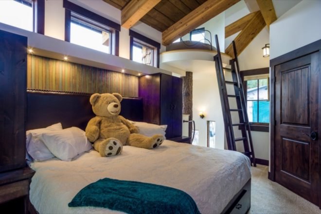 Snow Bear Chalets, whitefish, montana, ski chalets, Glacier National Park, ski treehouses, treehouse design, Homeaway chalets, ski slopes, montana skiing, ski resorts, in out ski resorts, ski cabins, cabin design, montana cabins, treehouse montana, cold weather treehouses, ski-thru treehouse