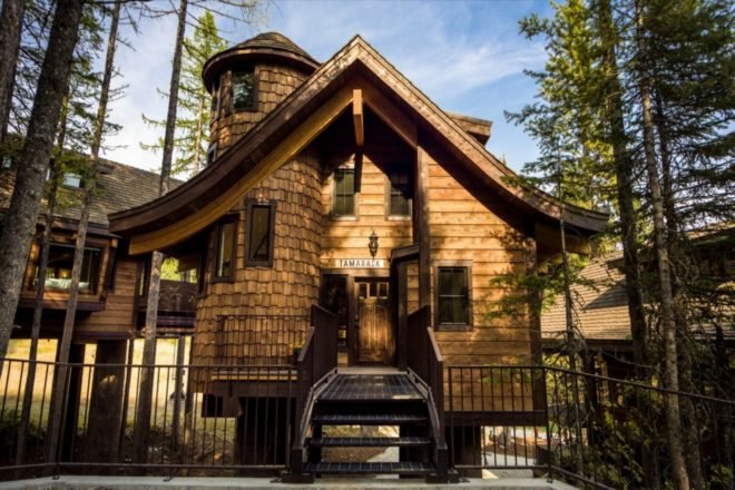Snow Bear Chalets, whitefish, montana, ski chalets, Glacier National Park, ski treehouses, treehouse design, Homeaway chalets, ski slopes, montana skiing, ski resorts, in out ski resorts, ski cabins, cabin design, montana cabins, treehouse montana, cold weather treehouses, ski-thru treehouse