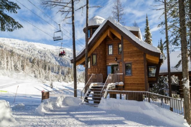 Snow Bear Chalets, whitefish, montana, ski chalets, Glacier National Park, ski treehouses, treehouse design, Homeaway chalets, ski slopes, montana skiing, ski resorts, in out ski resorts, ski cabins, cabin design, montana cabins, treehouse montana, cold weather treehouses, ski-thru treehouse