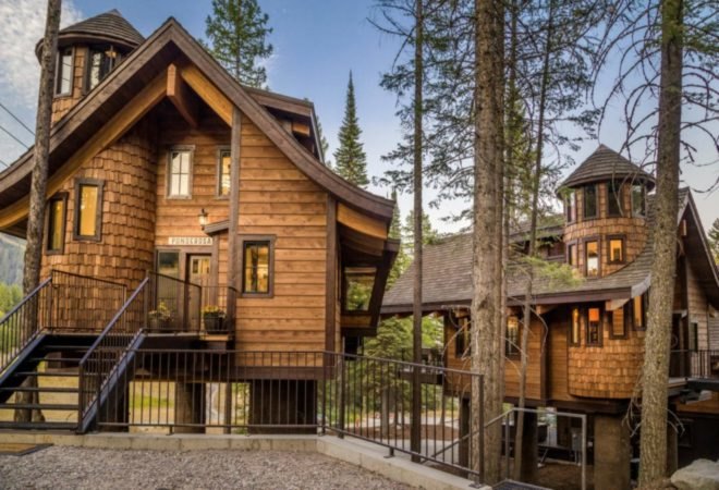 Snow Bear Chalets, whitefish, montana, ski chalets, Glacier National Park, ski treehouses, treehouse design, Homeaway chalets, ski slopes, montana skiing, ski resorts, in out ski resorts, ski cabins, cabin design, montana cabins, treehouse montana, cold weather treehouses, ski-thru treehouse