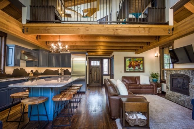Snow Bear Chalets, whitefish, montana, ski chalets, Glacier National Park, ski treehouses, treehouse design, Homeaway chalets, ski slopes, montana skiing, ski resorts, in out ski resorts, ski cabins, cabin design, montana cabins, treehouse montana, cold weather treehouses, ski-thru treehouse