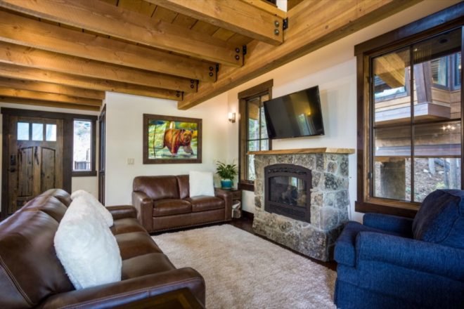 Snow Bear Chalets, whitefish, montana, ski chalets, Glacier National Park, ski treehouses, treehouse design, Homeaway chalets, ski slopes, montana skiing, ski resorts, in out ski resorts, ski cabins, cabin design, montana cabins, treehouse montana, cold weather treehouses, ski-thru treehouse