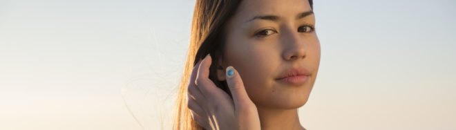 UV Sense by L’Oréal, UV Sense La Roche-Posay, UV Sense by Yves Behar, UV Sense by fuseproject, CES 2018 UV Sense, CES UV wearable, UV exposure wearable, skin brand wearable