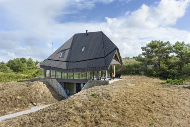 Het Kulkje Vlieland, Borren Staalenhoef Architecten BV bna, sand dune homes, prefab homes, low impact homes, sand dune constructions, prefabricated building materials, dutch prefab homes, dutch architecture, dutch architects, Vlieland island, Vlieland homes, natural light, home design, prefab home design
