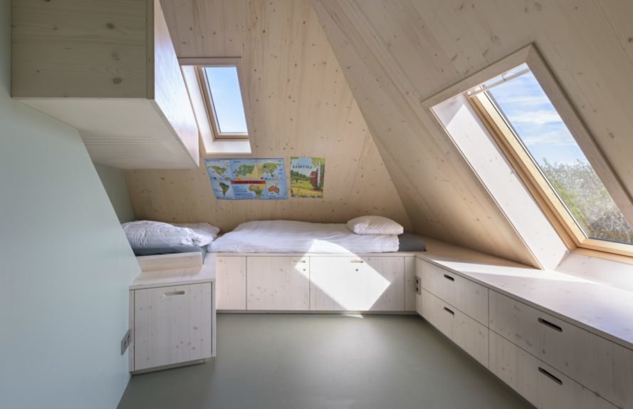 Het Kulkje Vlieland, Borren Staalenhoef Architecten BV bna, sand dune homes, prefab homes, low impact homes, sand dune constructions, prefabricated building materials, dutch prefab homes, dutch architecture, dutch architects, Vlieland island, Vlieland homes, natural light, home design, prefab home design