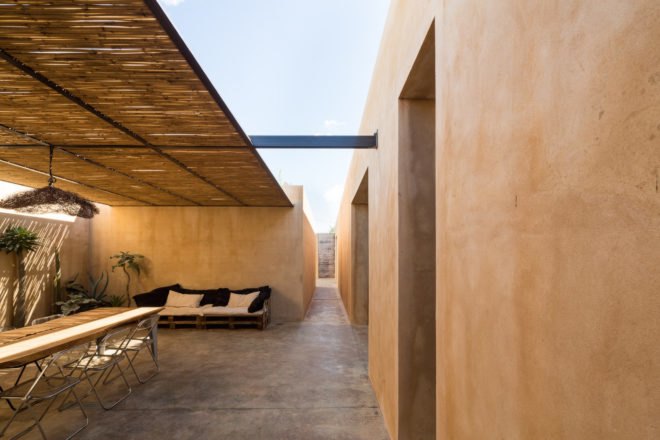 Case ECS by Giuseppe Gurrieri Studio, Casa ECS in Sicily, Casa ECS, Giuseppe Gurrieri Studio ecofriendly architecture, dry stone retaining walls, green-roofed Sicily architecture, sustainable architecture in Sicily