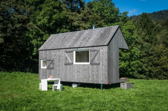 Wild-Berghof Buchet, HYT movable accommodation unit, mobile tiny home, tiny home on wheels, cabins on wheels, tiny home living, tiny home design, cabin design, moveable tiny homes, Holiday Architecture, vacation tiny homes, holiday in tiny home, tiny home vacation, off grid tiny home,