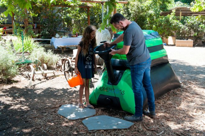 Home BioGas 2.0, composting, greenhouse gases, clean energy, green energy, home energy, clean power, clean energy, generating power at home, home composting, waste energy, turning food waste into energy, renewable energy, HomeBiogas, biogas digesters,
