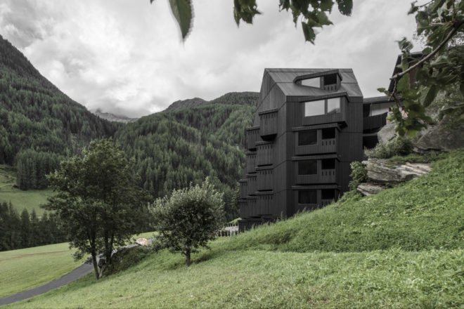 Hotel Bühelwirt, Pedevilla Architects, hiking, green hotel, South Tyrol, wood cladding, Italy, green architecture, bay windows, locally sourced materials, saddle roof