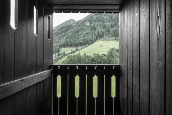 Hotel Bühelwirt, Pedevilla Architects, hiking, green hotel, South Tyrol, wood cladding, Italy, green architecture, bay windows, locally sourced materials, saddle roof