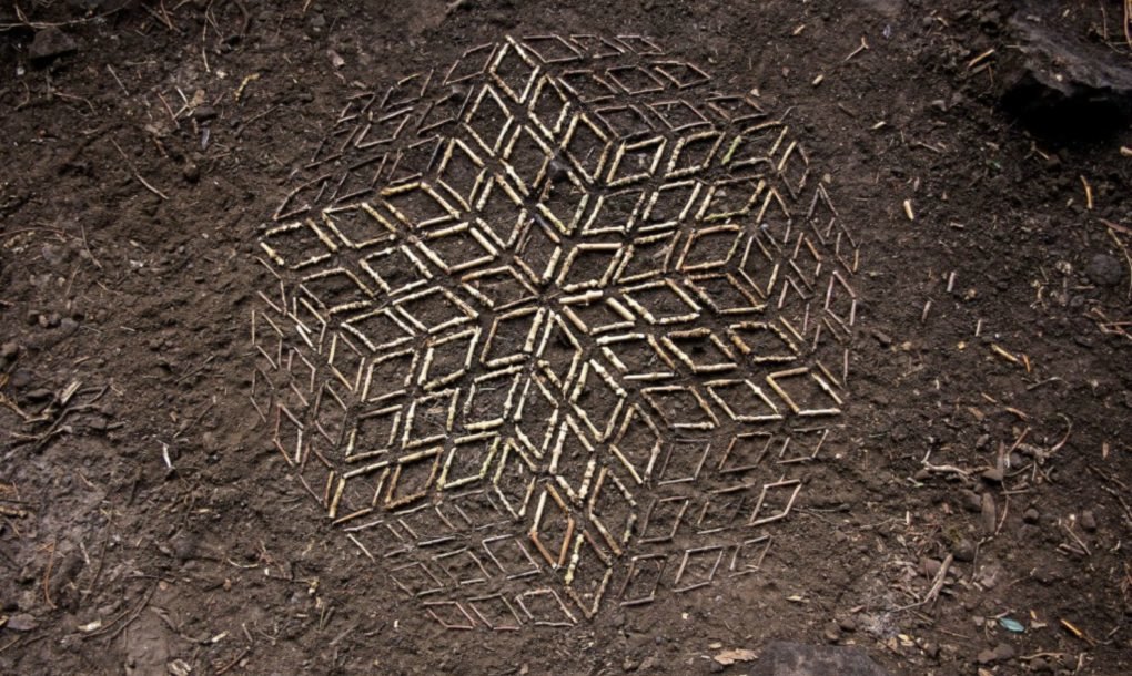 Artist Uses Materials Found In Nature To Create Elaborate Cairns And 