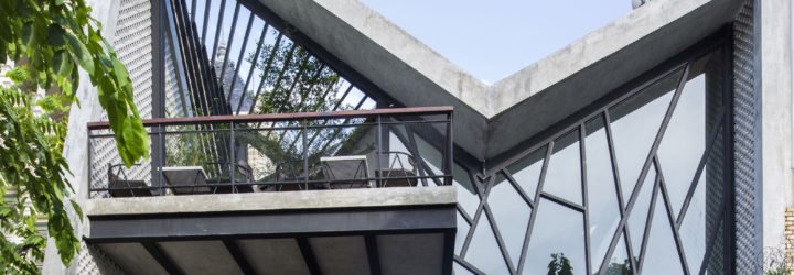 An’garden Café, coffee shop, handing plants, Hanoi, Vietnam, cement, mezzanine, natural light, indoor pond, green interior, green architecture, industrial architecture