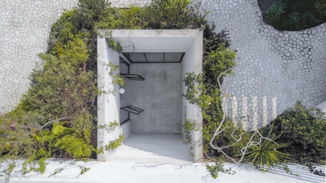 Case Verne by Zeller & Moye, native rooftop garden in Mexico City, Casa Verne Mexico City, renovated Art Deco townhouse, Mexico City townhouse renovation, cut marble pebble flooring, rooftop oasis in Mexico City