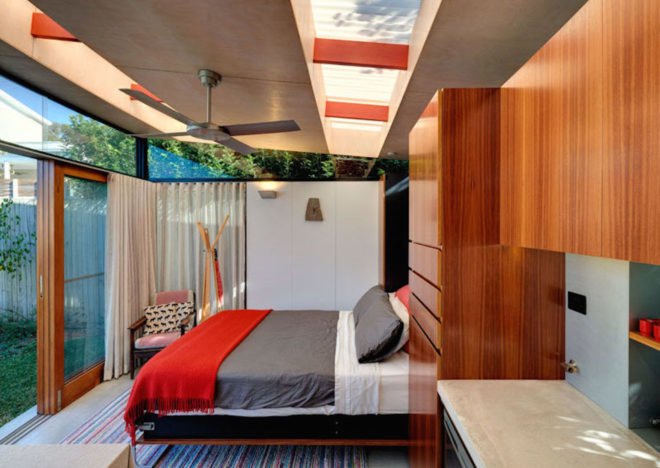 Freshwater Granny Flat by Ulrika Saar, Freshwater Granny Flat by Freshwater studio, Freshwater Granny Flat by Avalon Constructions, Blackbutt timber and zincalume, retractable glass wall backyard studio, multipurpose backyard studio