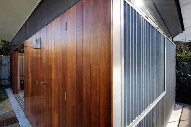 Freshwater Granny Flat by Ulrika Saar, Freshwater Granny Flat by Freshwater studio, Freshwater Granny Flat by Avalon Constructions, Blackbutt timber and zincalume, retractable glass wall backyard studio, multipurpose backyard studio